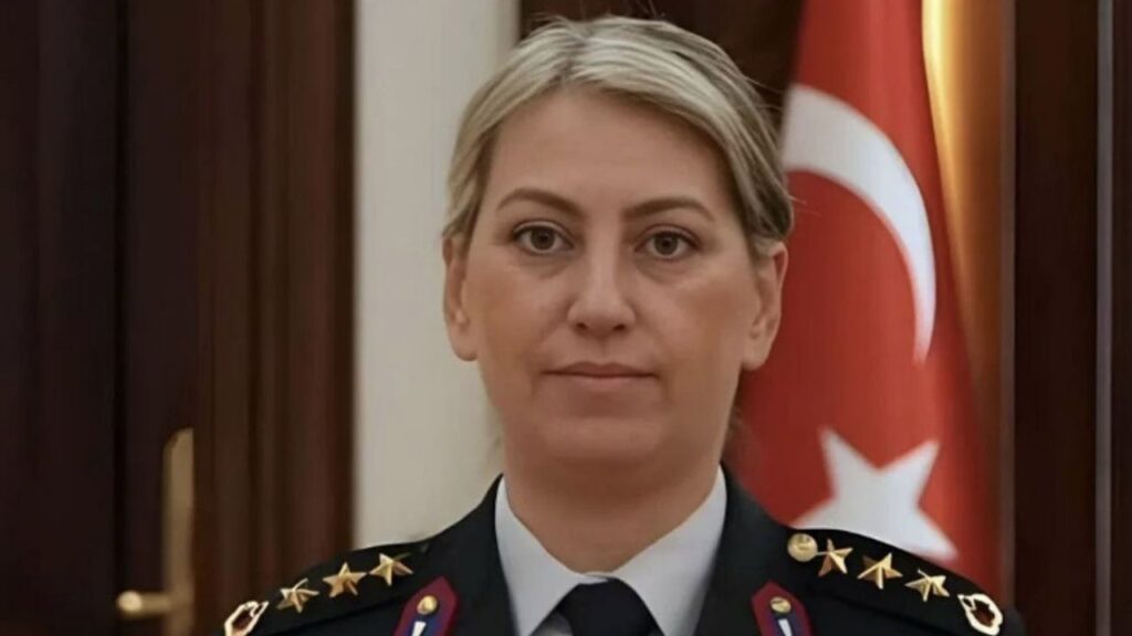 Türk Hava Kuvvetleri’nin İlk Kadın Paşası Özlem Karapınar Kimdir? Nereli, Kaç Yaşında?